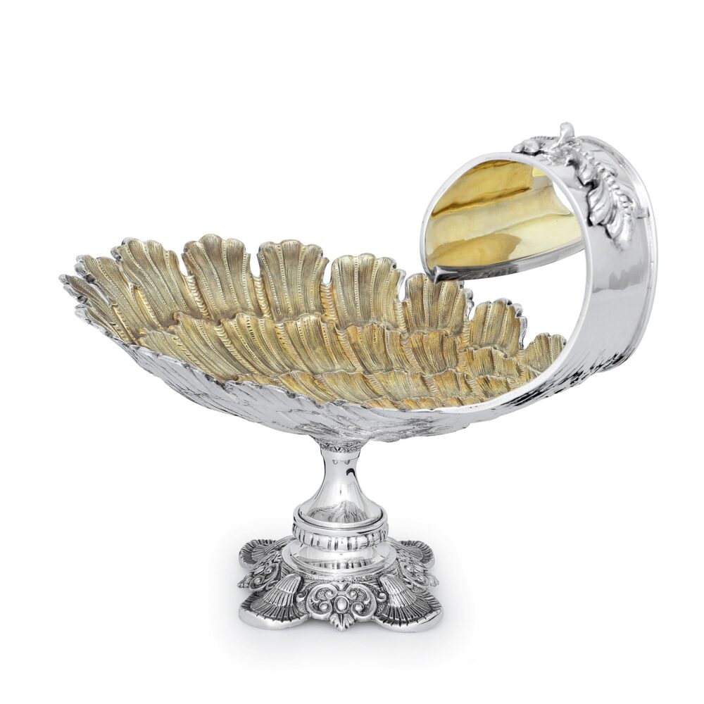 Muschelschale auf Fuss vergoldet_Messulam Argenteria_595.4084_2